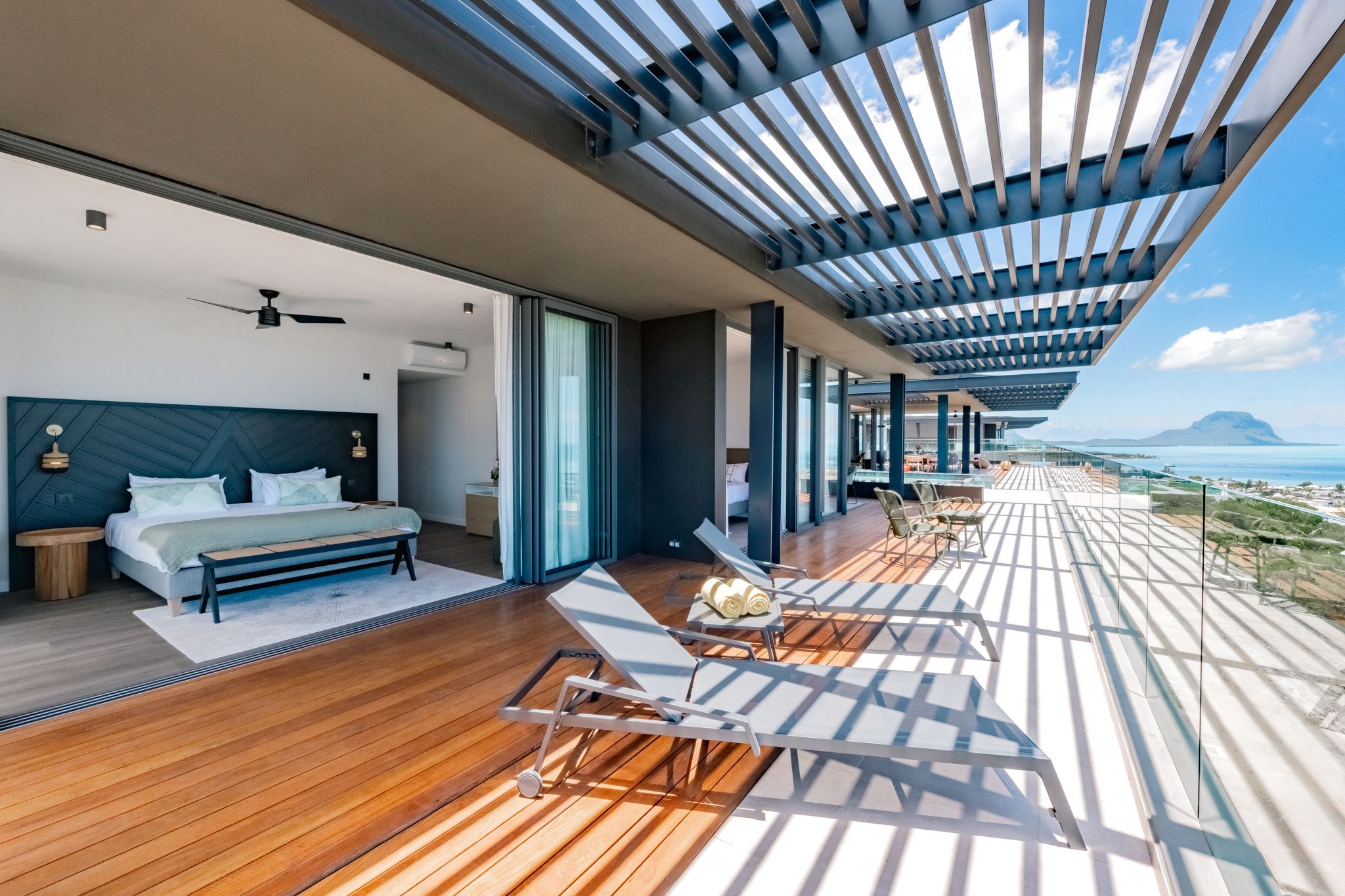 Legend Oceanview Penthouse avec piscine privée