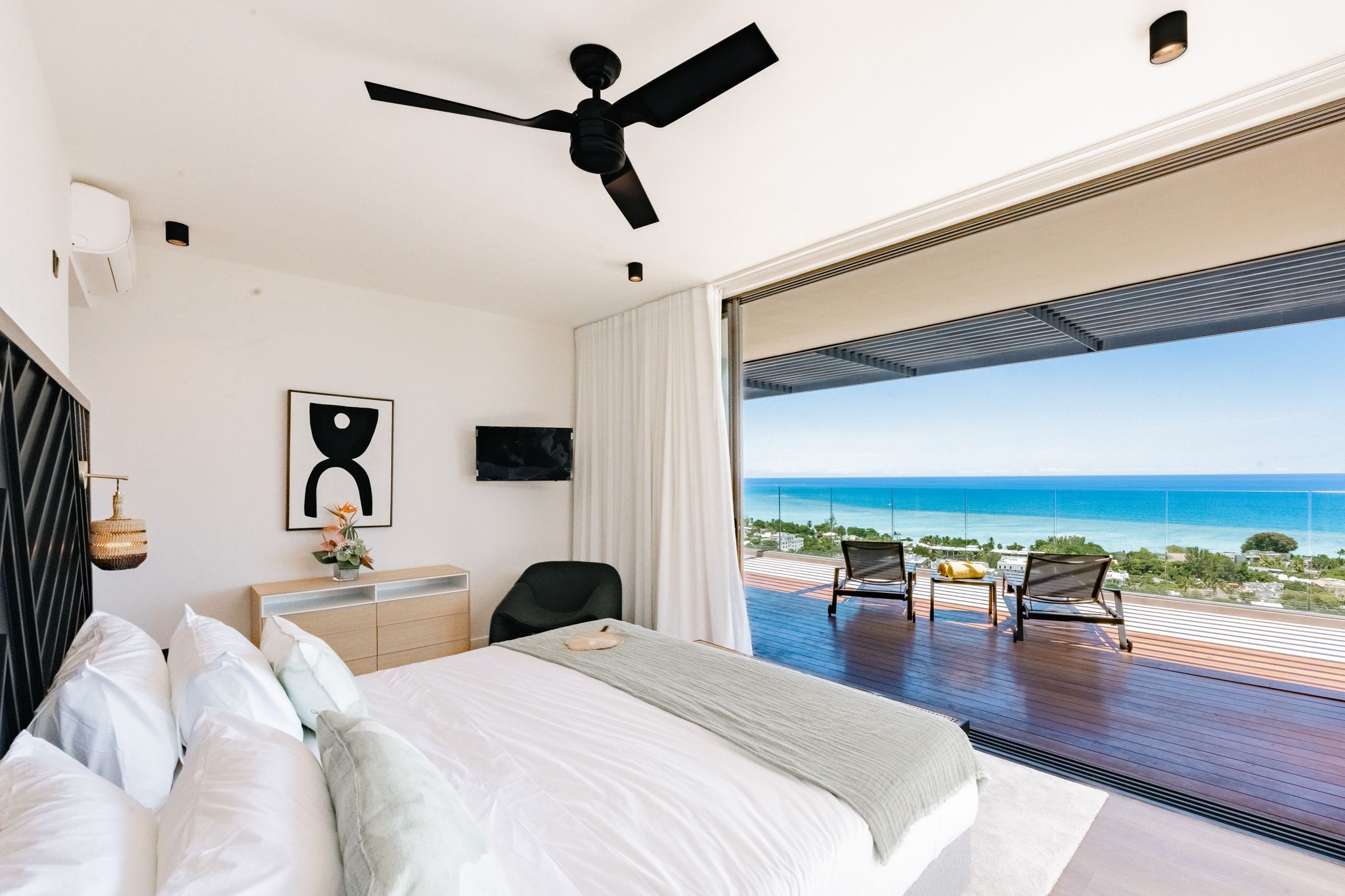 Legend Oceanview Penthouse avec piscine privée