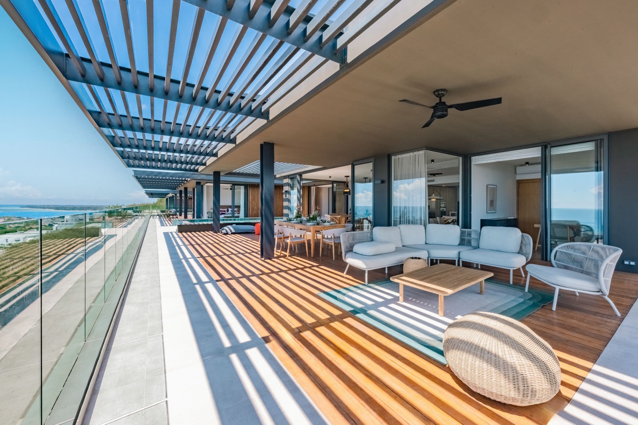 Legend Oceanview Penthouse avec piscine privée