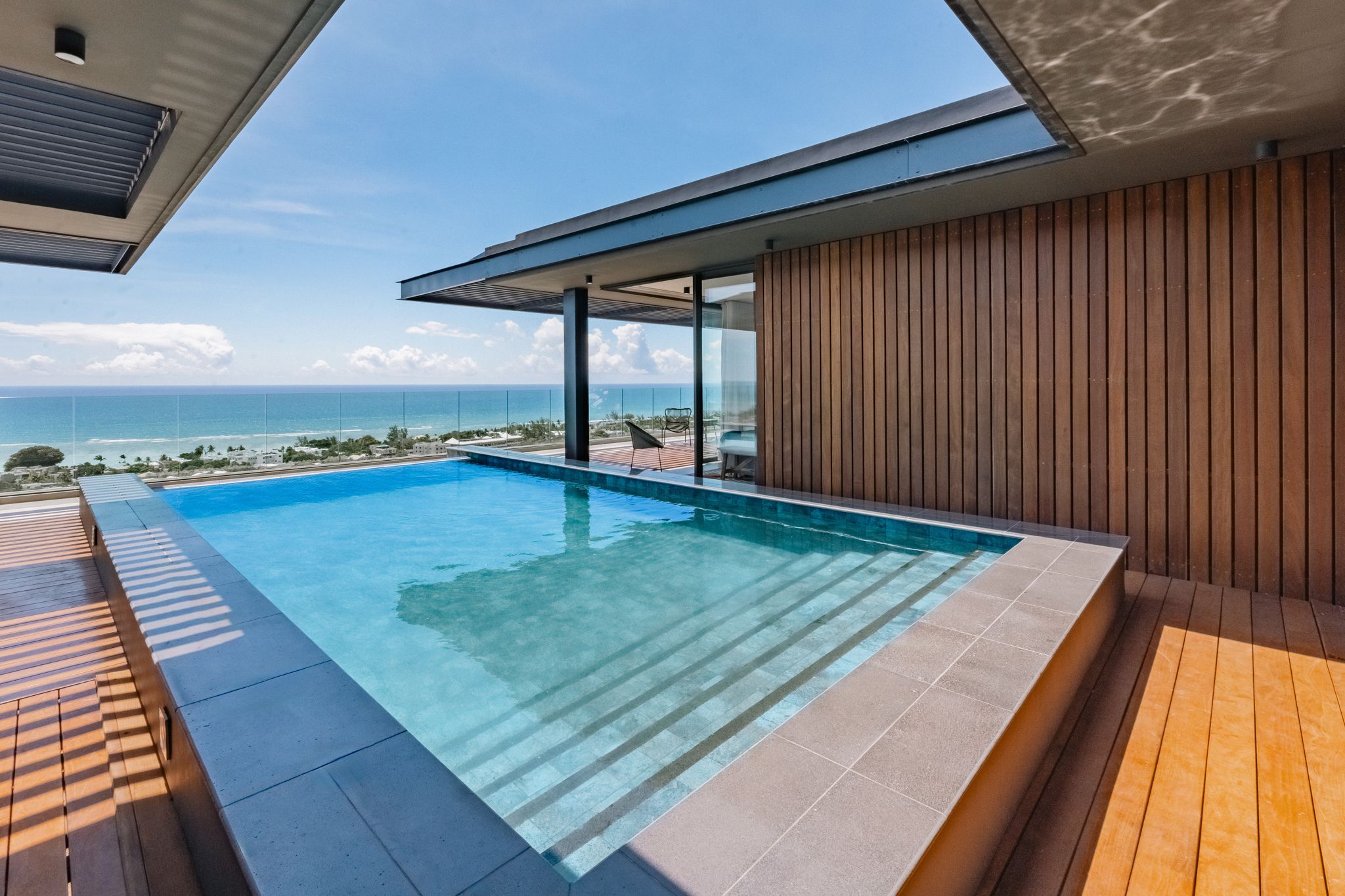 Legend Oceanview Penthouse avec piscine privée